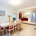 Σπίτι διακοπών Beach Front Home In Blato *