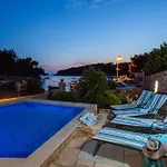 Σπίτι διακοπών Beach Front Home In Blato *