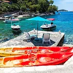Ferienhaus Beach Front Home In Blato *
