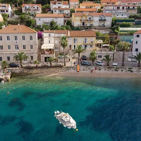 Beach Front Home In Blato * Blato (Korcula)
