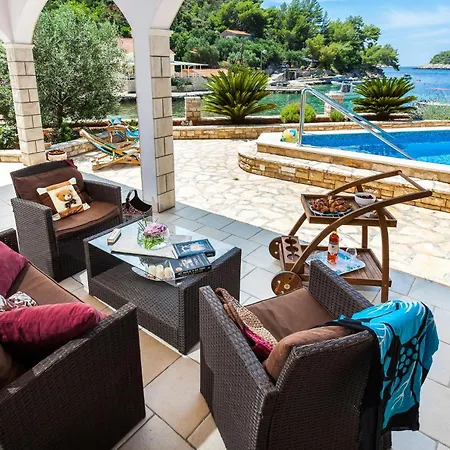 Luxurious In